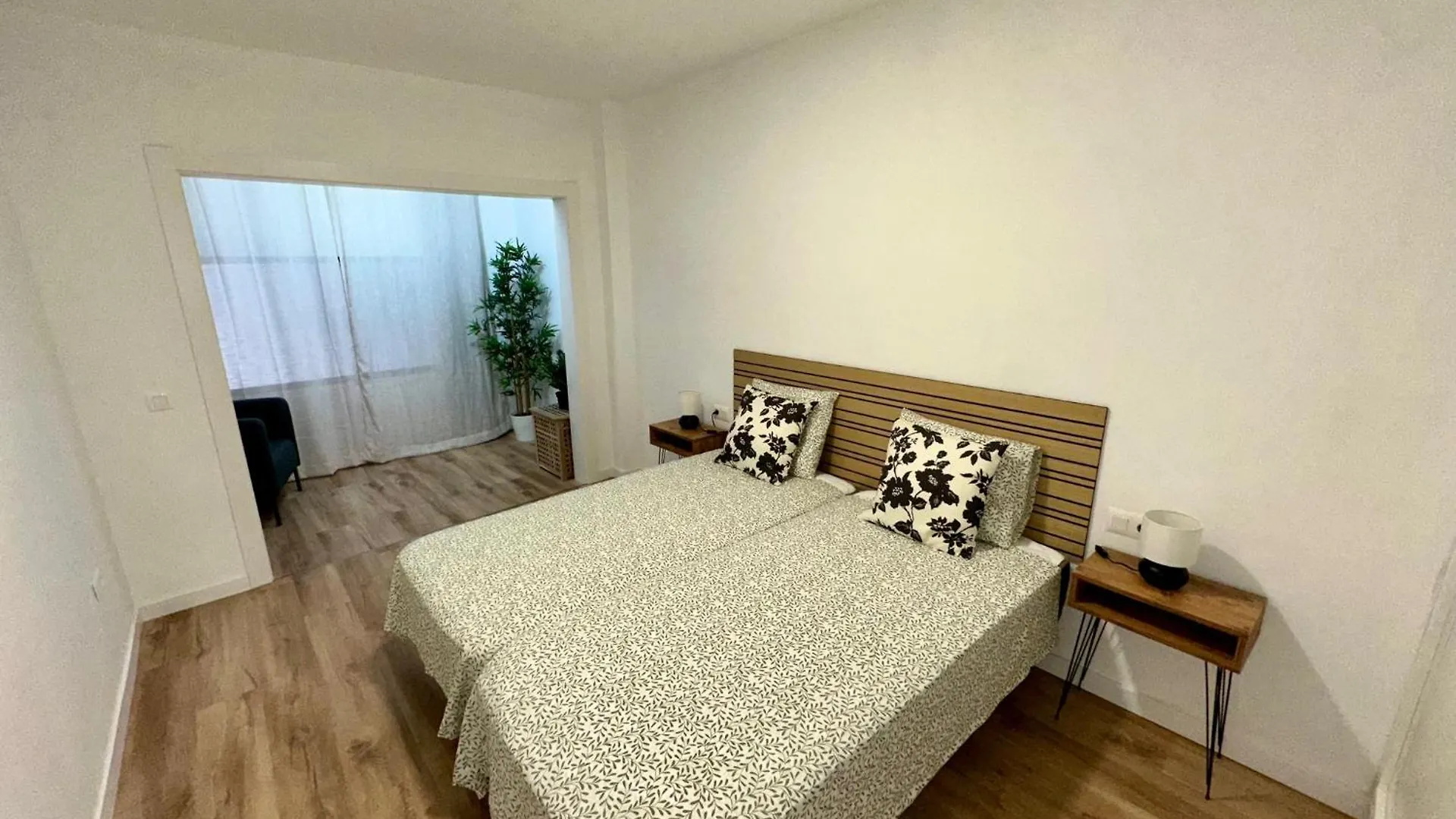 Central Flat Los Cristianos Square Guincho  Apartment