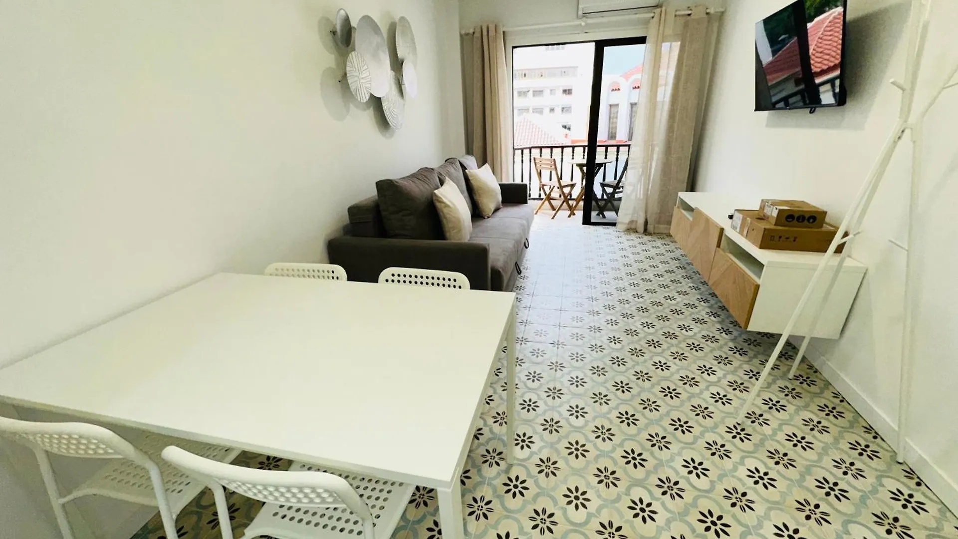 Central Flat Los Cristianos Square Guincho  Spain